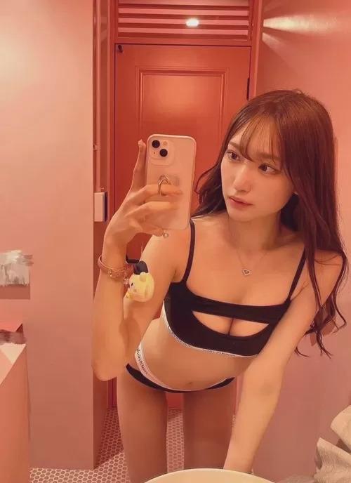 셀카가 취미인 여인