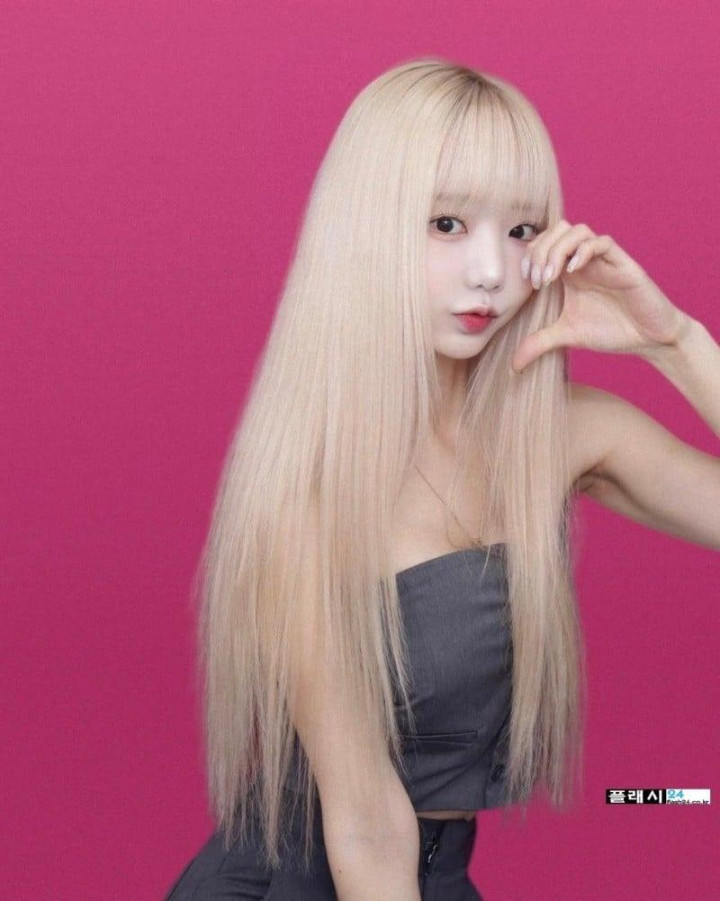 얼굴은 어린데 몸매는 착한 연두 레이싱모델